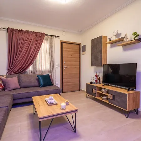 νεφέλη-σπίτι ολόκληρο για αξέχαστες διακοπές στην σιβηρη Siviri