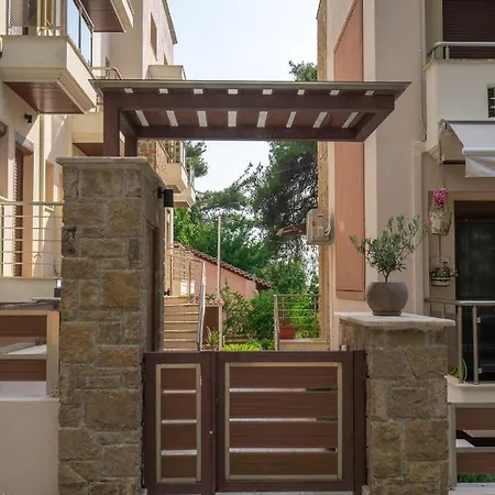 νεφέλη-σπίτι ολόκληρο για αξέχαστες διακοπές στην σιβηρη Siviri
