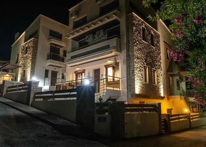 νεφέλη-σπίτι ολόκληρο για αξέχαστες διακοπές στην σιβηρη Siviri