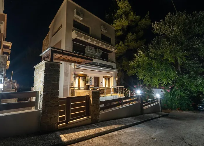 νεφέλη-σπίτι ολόκληρο για αξέχαστες διακοπές στην σιβηρη Siviri