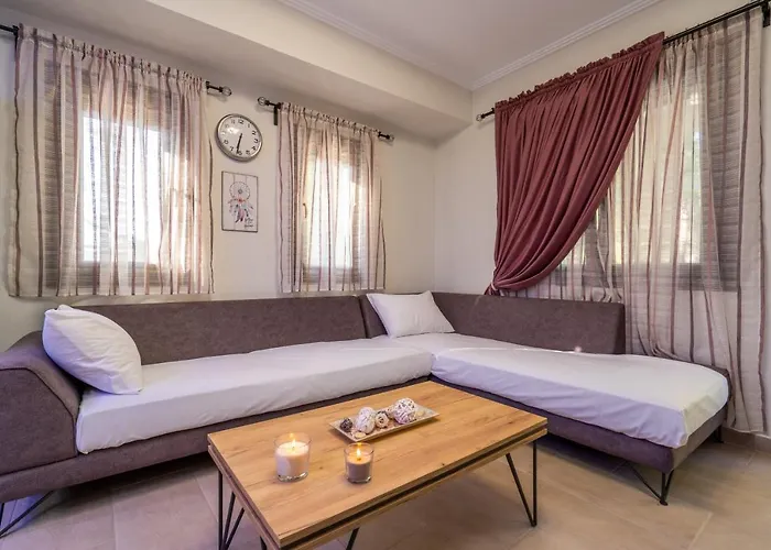 νεφέλη-σπίτι ολόκληρο για αξέχαστες διακοπές στην σιβηρη Siviri