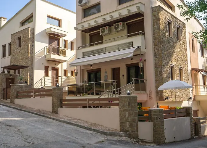 νεφέλη-σπίτι ολόκληρο για αξέχαστες διακοπές στην σιβηρη Siviri