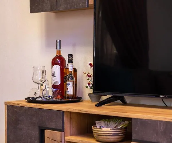 νεφέλη-σπίτι ολόκληρο για αξέχαστες διακοπές στην σιβηρη