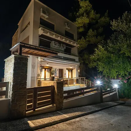 νεφέλη-σπίτι ολόκληρο για αξέχαστες διακοπές στην σιβηρη Siviri